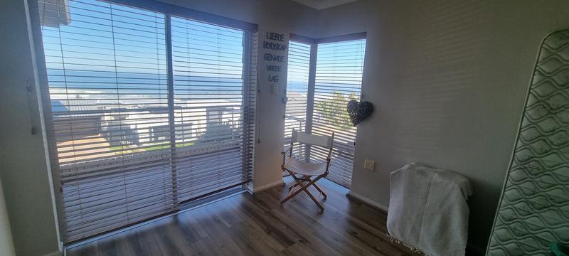 3 Bedroom Property for Sale in Pienaarstrand Western Cape